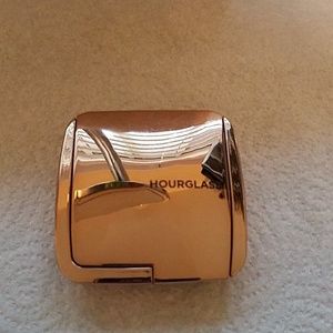Hourglass Ambient Lighting Blush